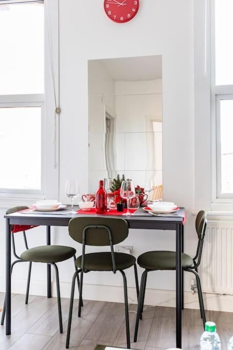 Parkside Stay North London - Victoria Line Buitenkant foto